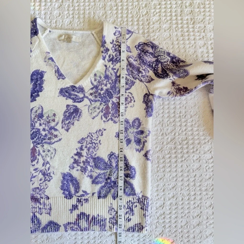 LOFT Floral V-Neck Sweater Purple Off-White Cotton Blend Long Sleeve Women’s Sm